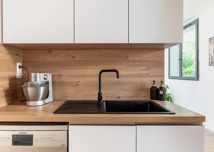 Summertime Villa Nice